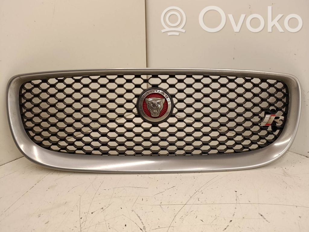 Jaguar XE Maskownica / Grill / Atrapa górna chłodnicy 