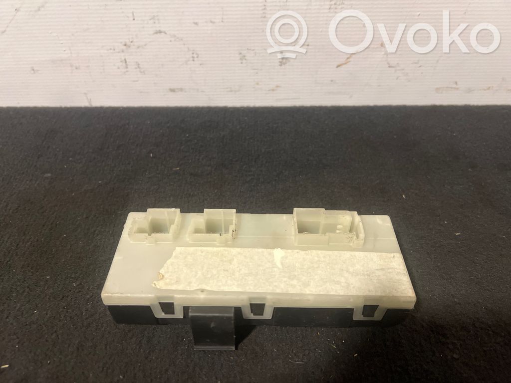 Tailgate/trunk control unit/module   8739634