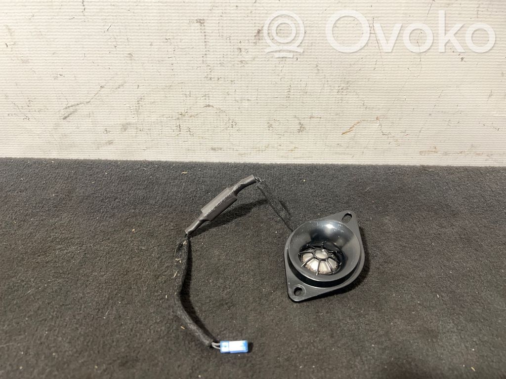 BMW M4 G82 G83 Głośnik półki bagażnika 