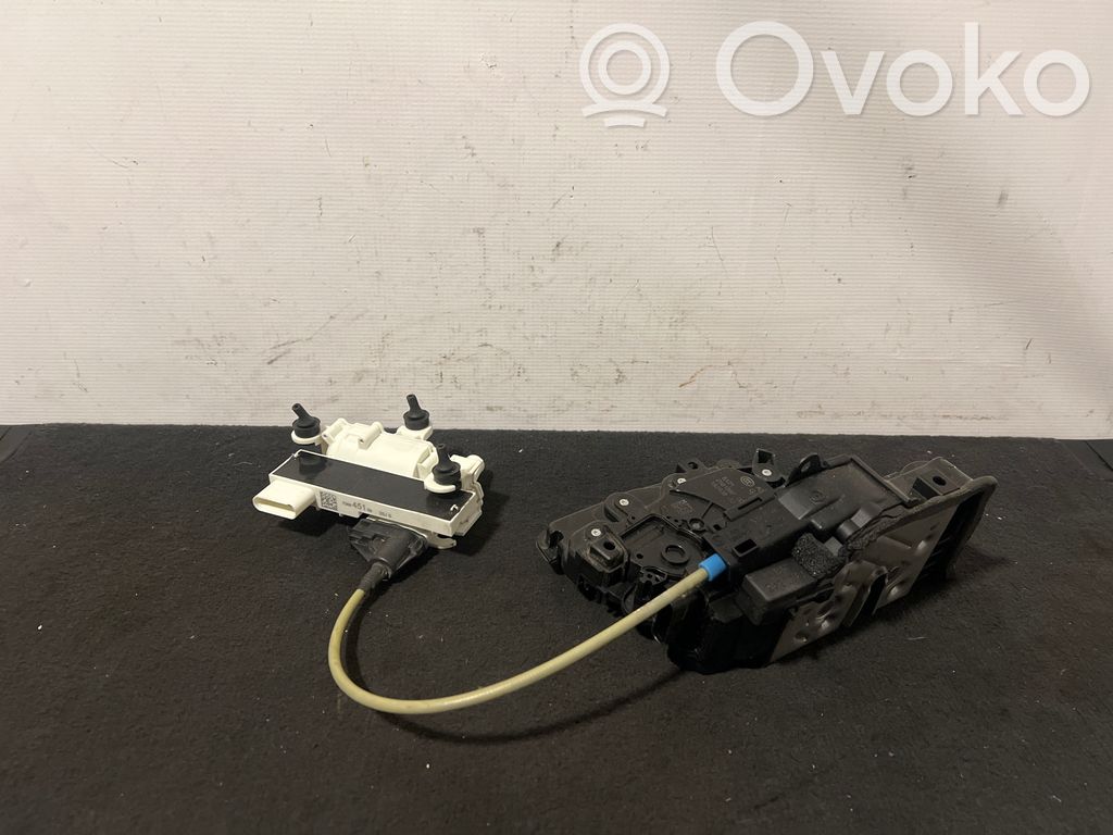 BMW 7 G11 G12 Zamek drzwi tylnych 