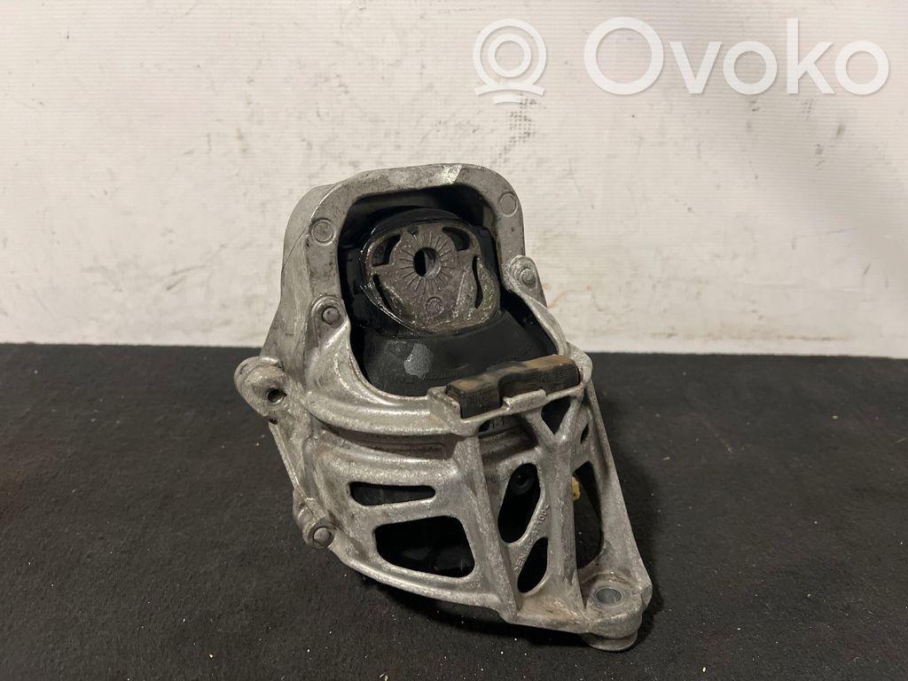 Audi Q7 4M Engine mount bracket 
