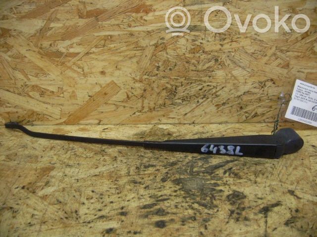 Front wiper blade arm
