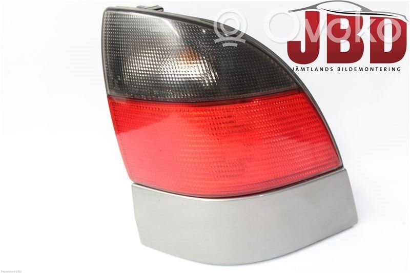 Saab 9-5 Aizmugurējais lukturis virsbūvē 