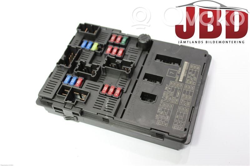 Nissan Note (E12) Fuse module 