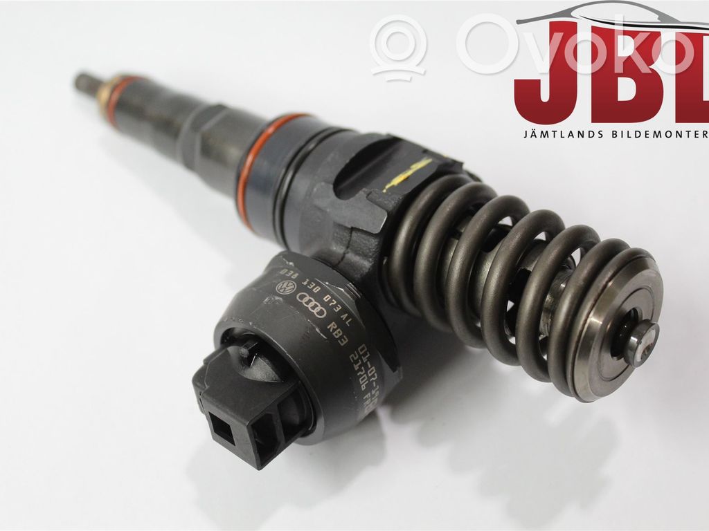 Volkswagen Golf IV Inyector de combustible 