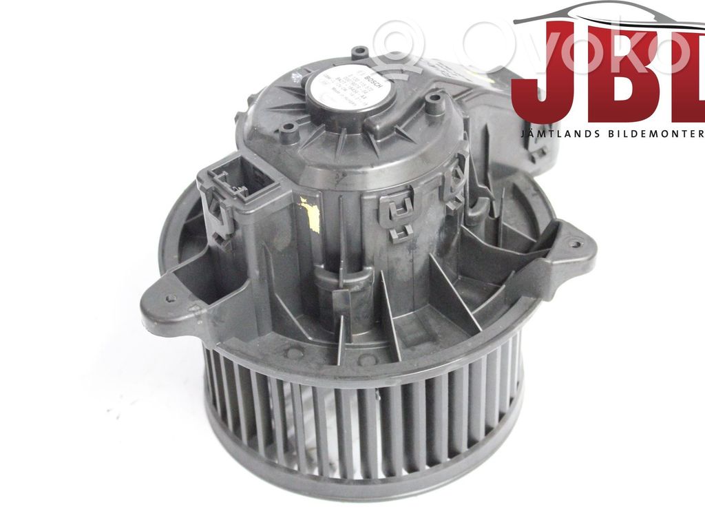 Mazā radiatora ventilators   2368958