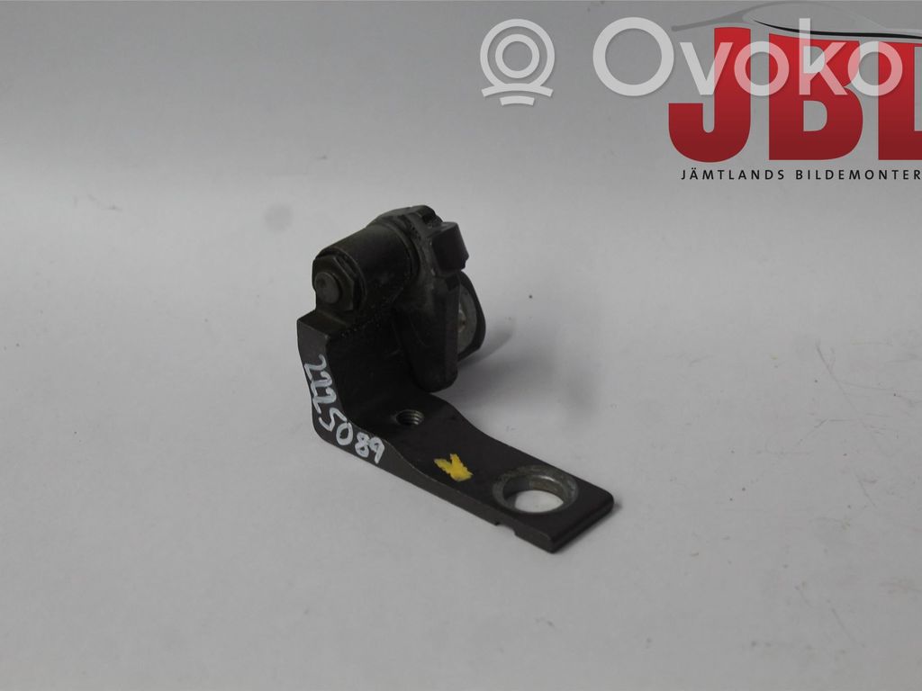 Rear door upper hinge   1781668