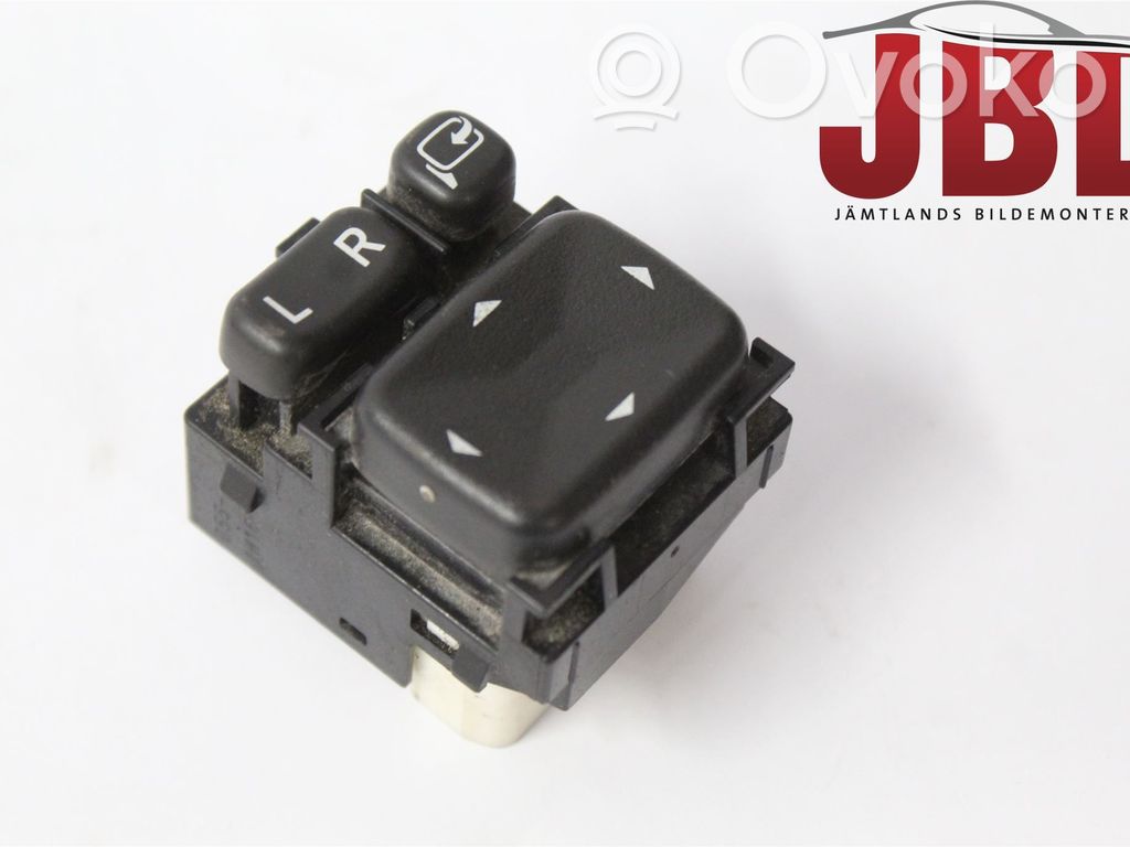 Wing mirror switch
