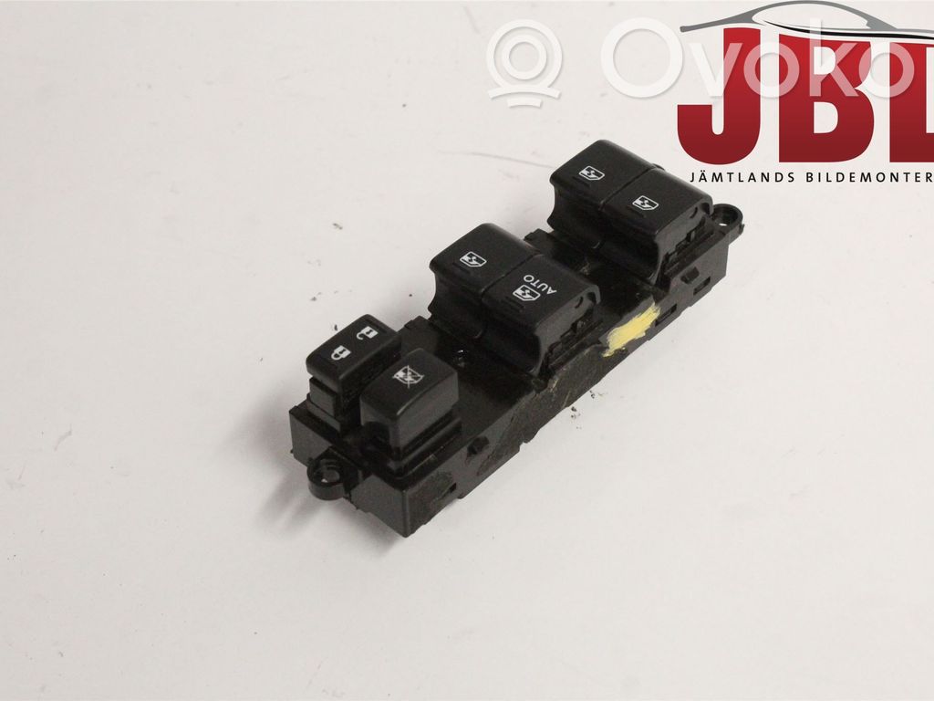 Subaru Outback Electric window control switch 