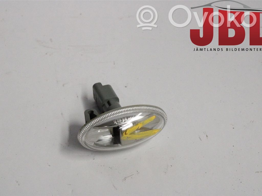 Front fender indicator light   6325G3