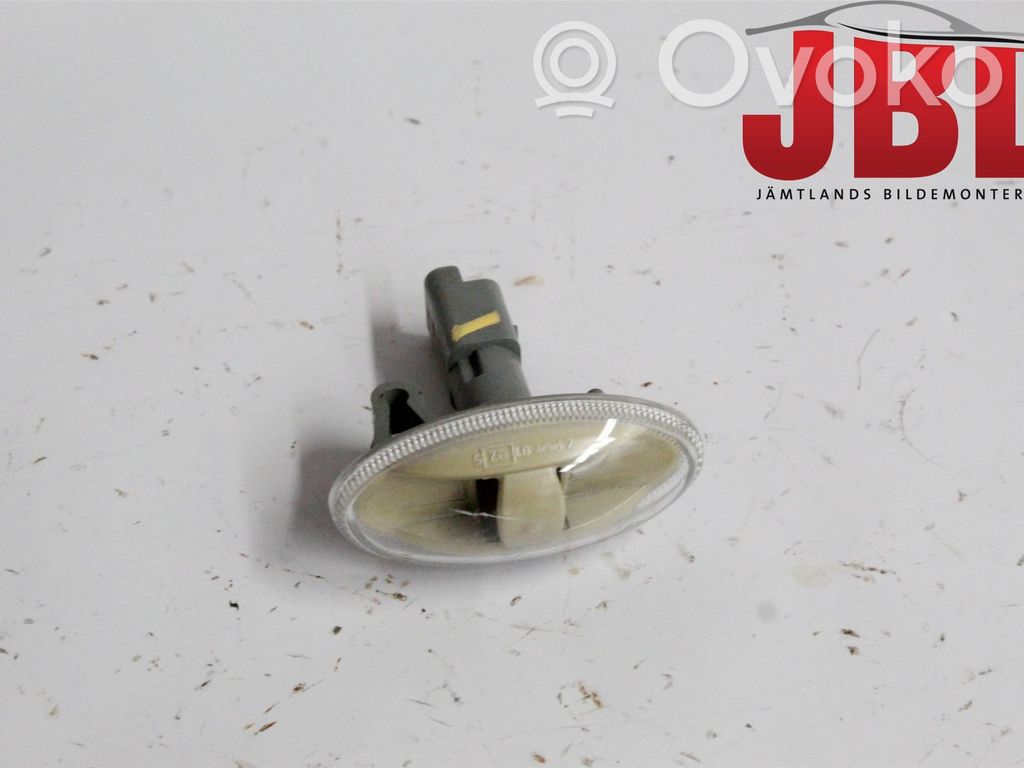 Front fender indicator light   6325G3