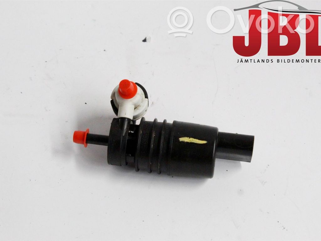 Ford Kuga II Windscreen/windshield washer pump 
