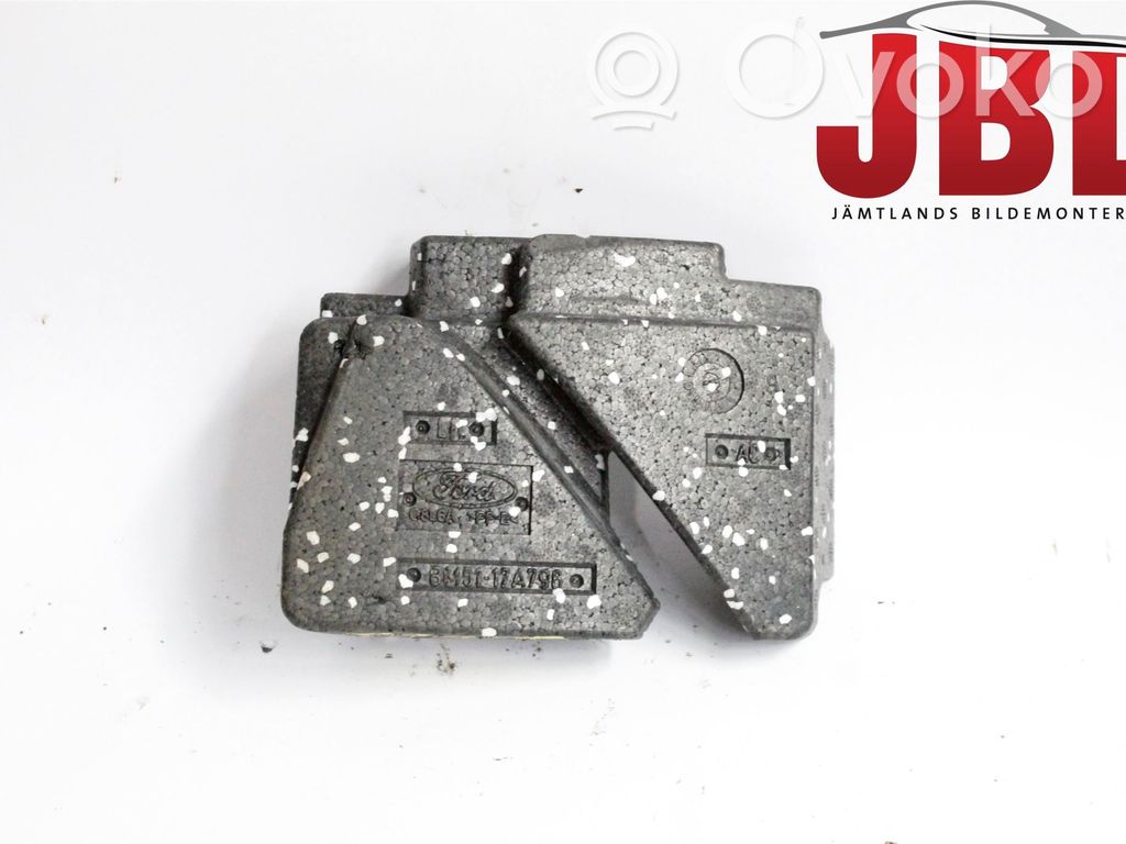 Ford Focus Front bumper foam support bar 