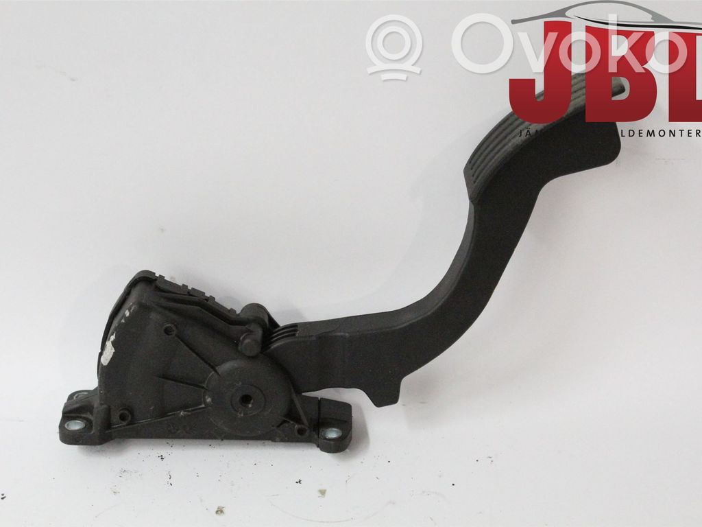 Accelerator throttle pedal   1804579