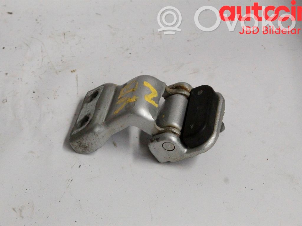 Rear door upper hinge   1752702