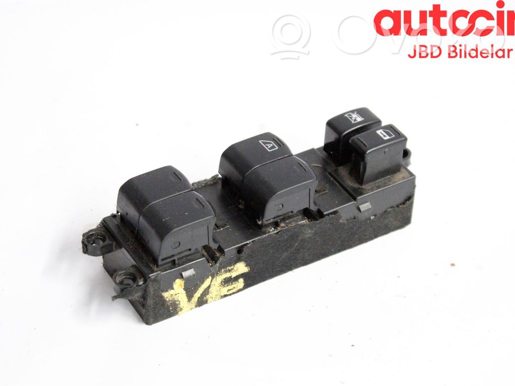 Electric window control switch   83071AJ030