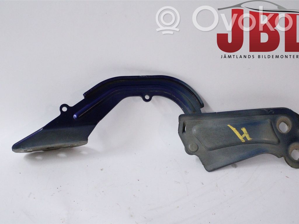 Ford Focus Konepellin saranat 