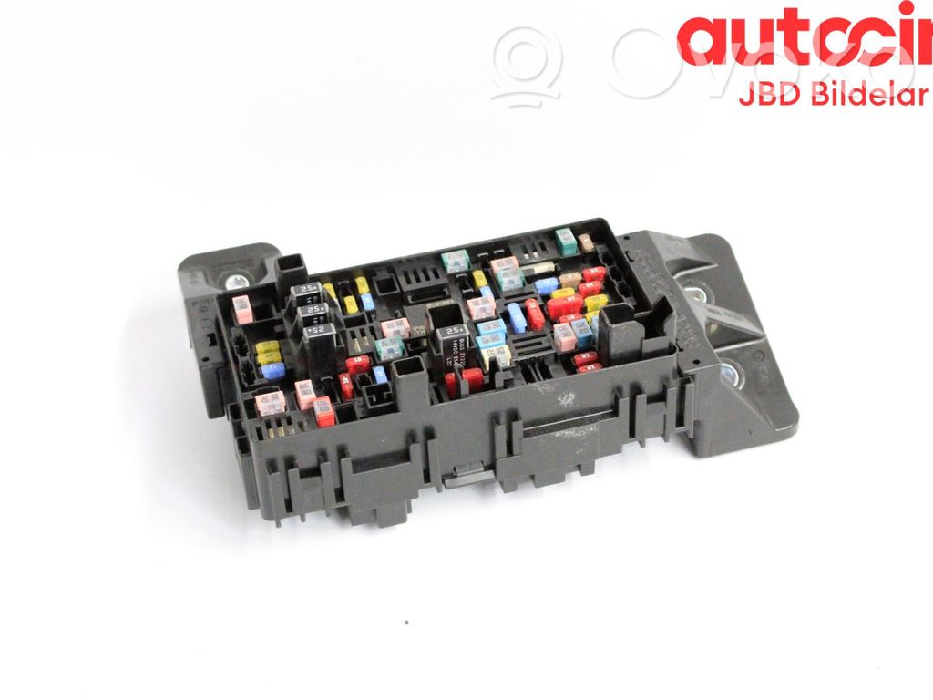 Fuse module   68467640AA