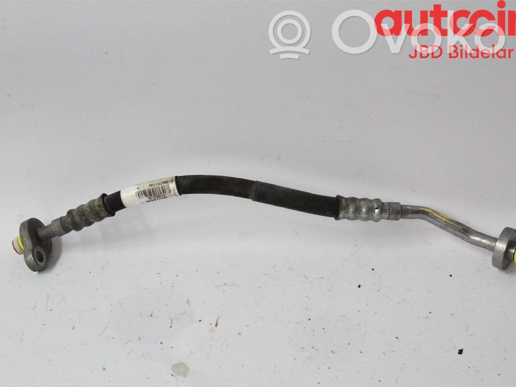 Ilmastointilaitteen putki (A/C)   31332156