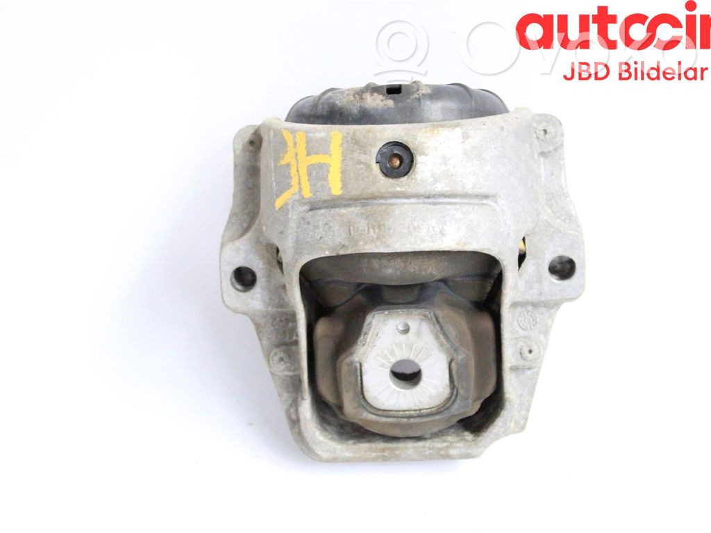Engine mount bracket   8R0199381AN