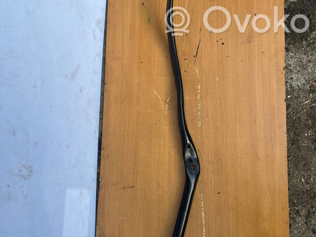 Radiator mount bracket   7135649