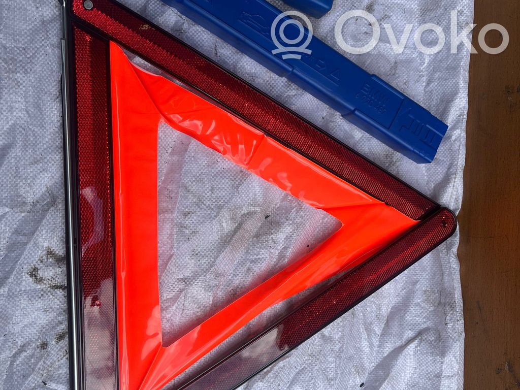 Avārijas zīme   1095457
