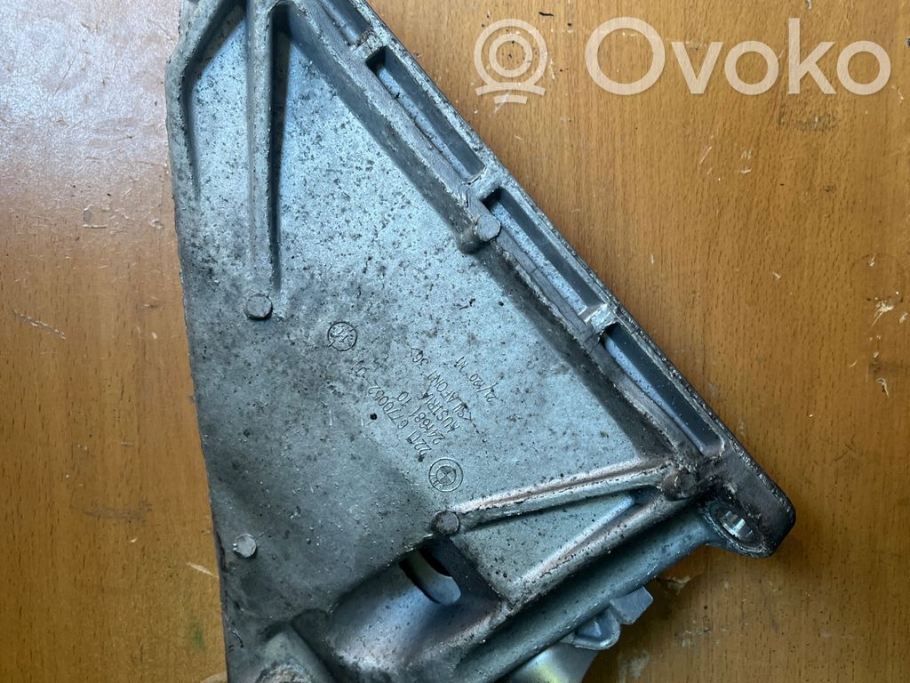 BMW 3 E90 E91 Engine mounting bracket 