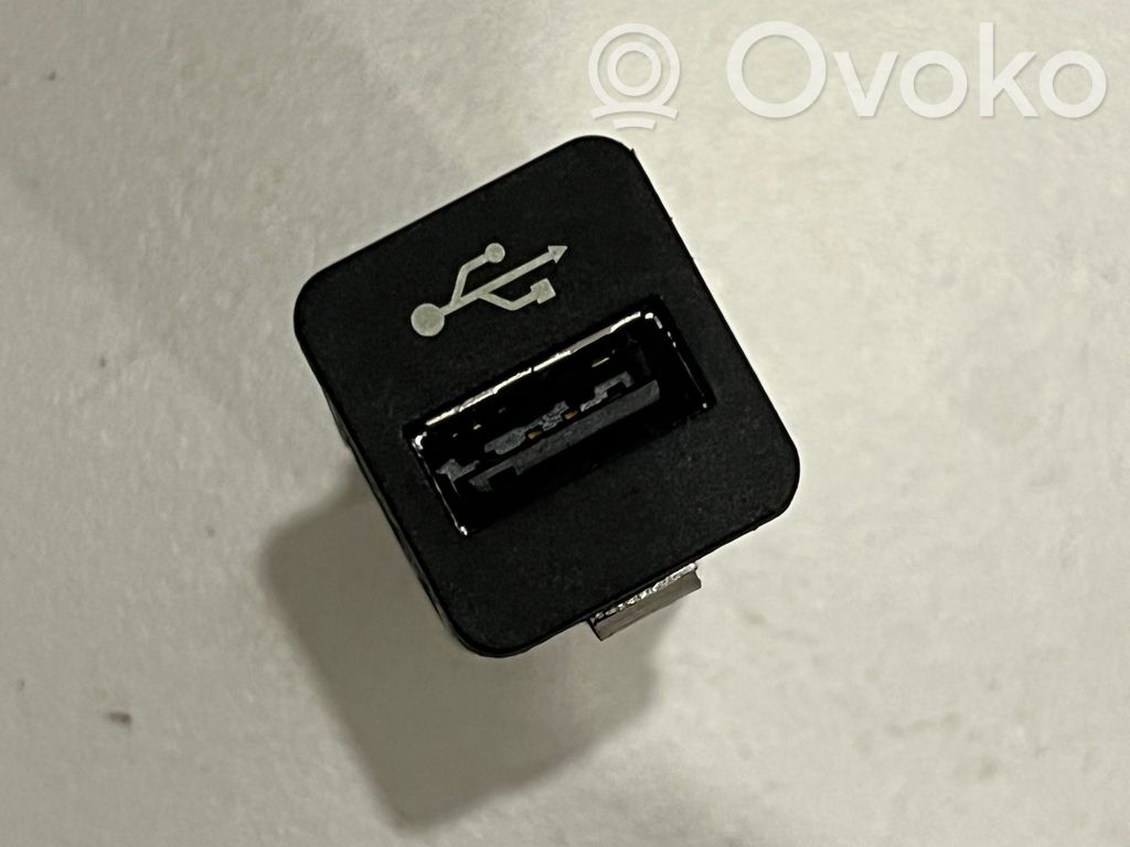 BMW 3 E92 E93 USB-Anschluss 