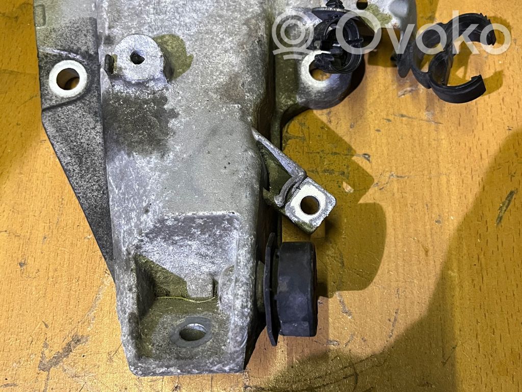 BMW 3 E92 E93 Engine mounting bracket 