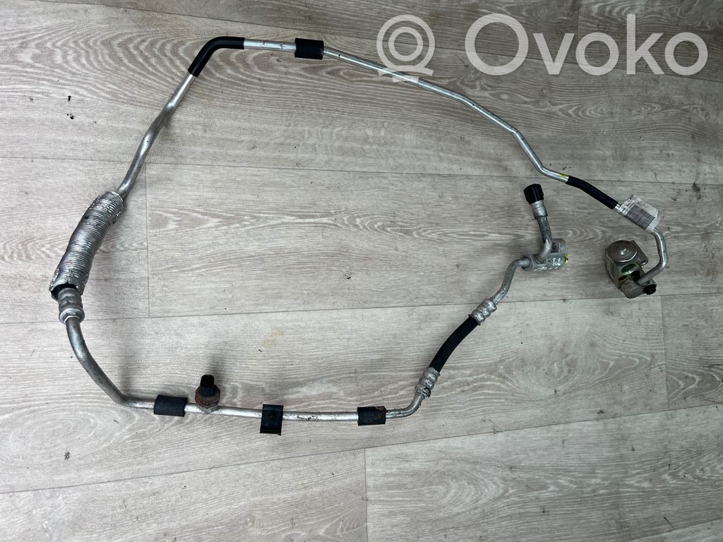 BMW X1 E84 Ilmastointilaitteen putki (A/C) 