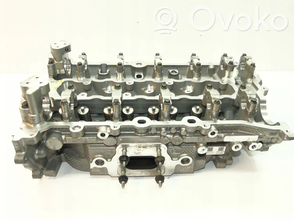 Engine head   12669948