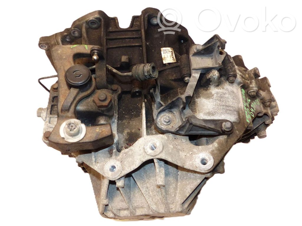 Volvo S60 Manualna 5-biegowa skrzynia biegów 