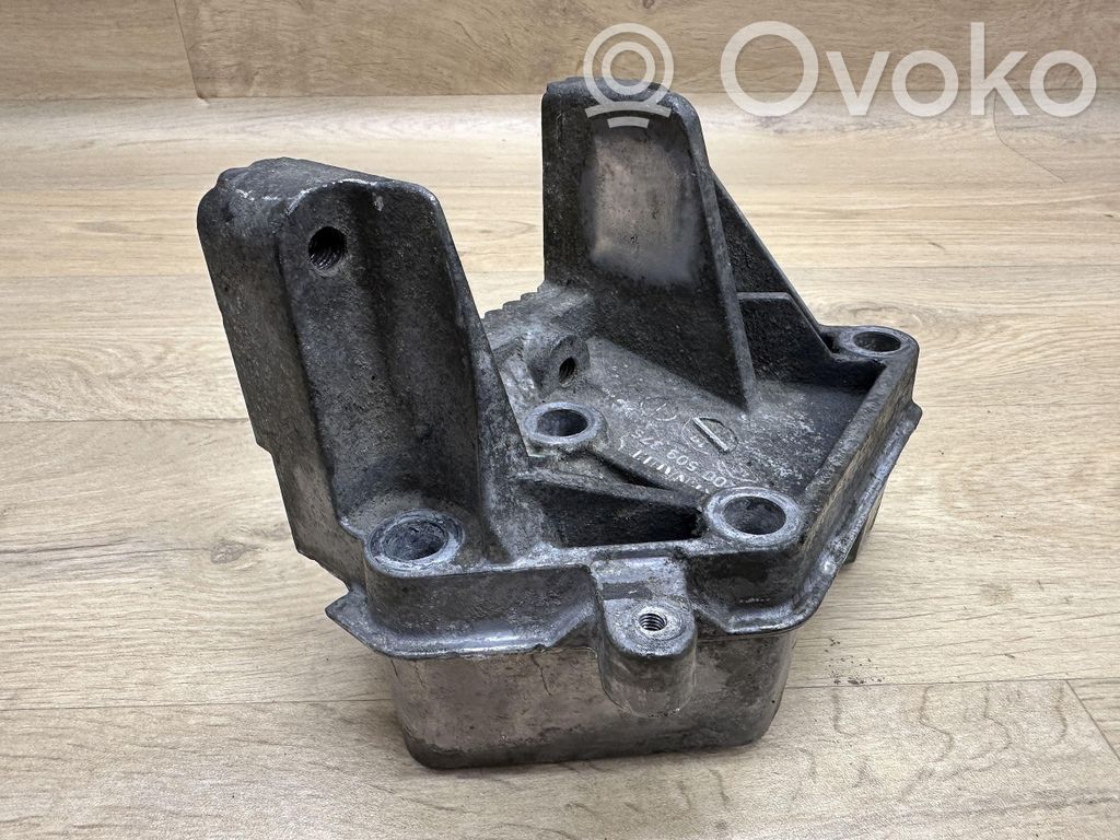 Renault Master II Engine mounting bracket 