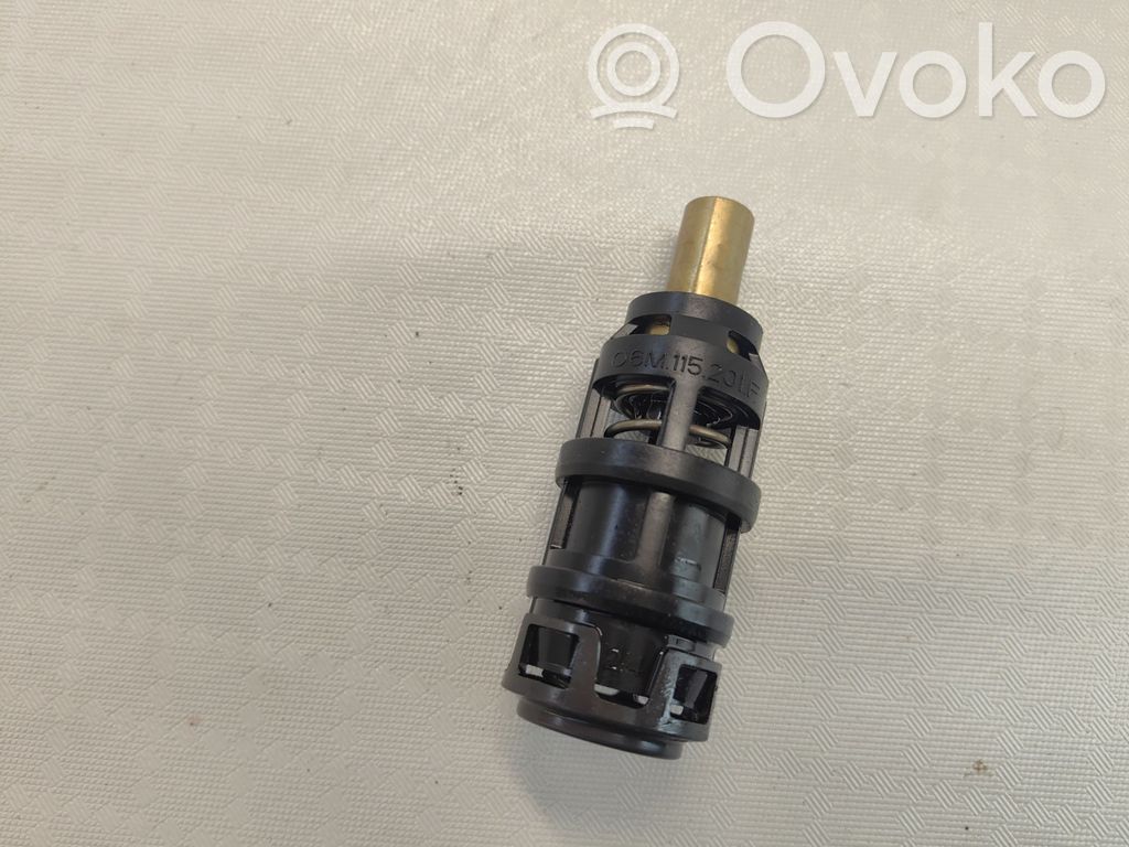 Audi Q7 4M Termostaatin kotelo 