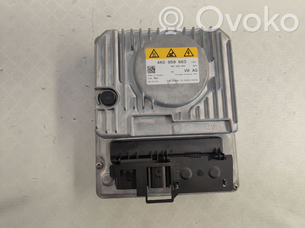 Audi Q7 4M Convertisseur / inversion de tension inverseur 