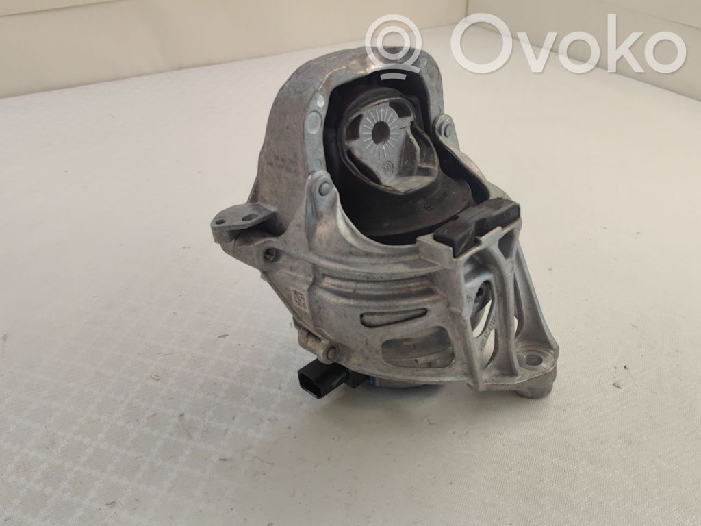 Audi Q7 4M Engine mount bracket 