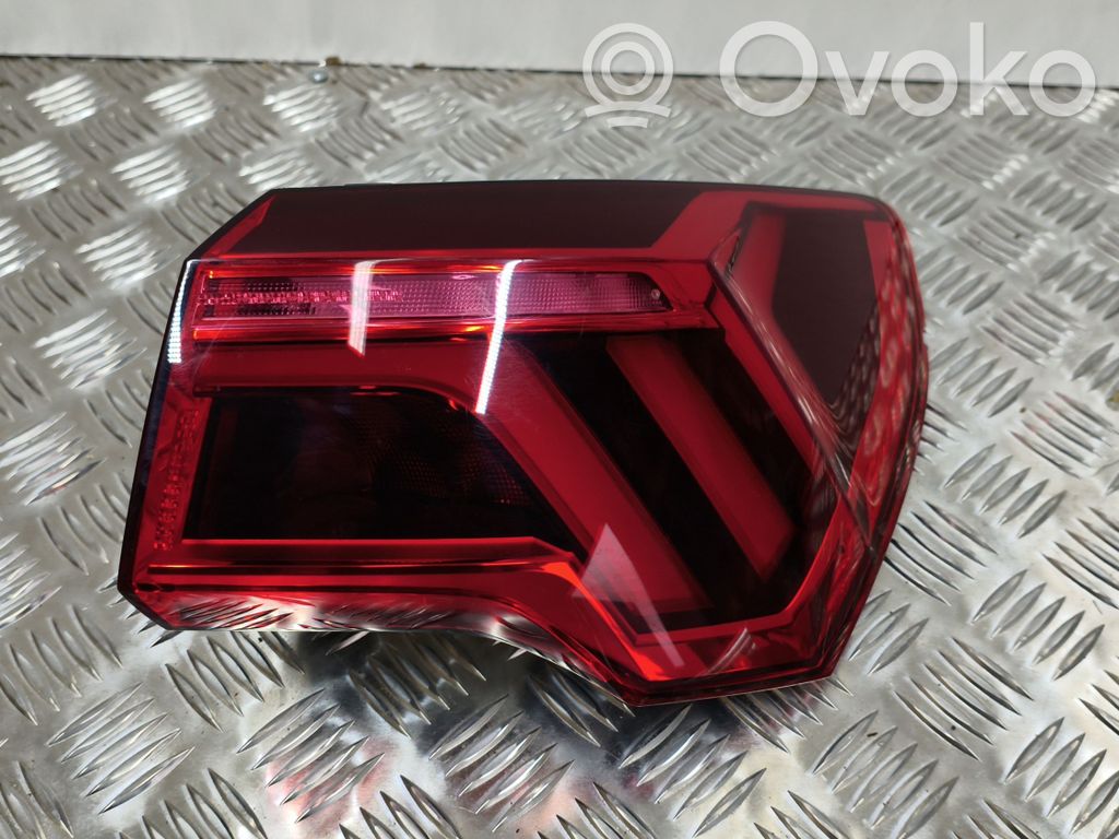 Audi Q3 F3 Aizmugurējais lukturis virsbūvē 