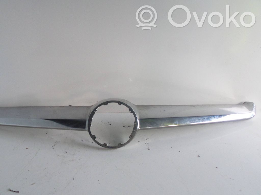 Opel Insignia A Etusäleikkö 