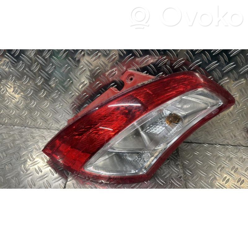 Suzuki SX4 Aizmugurējais lukturis virsbūvē 