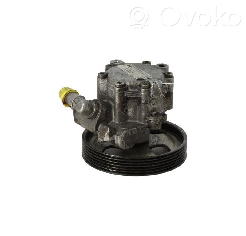 Volkswagen Polo Power steering pump 