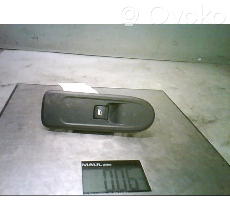 Citroen C3 Electric window control switch 