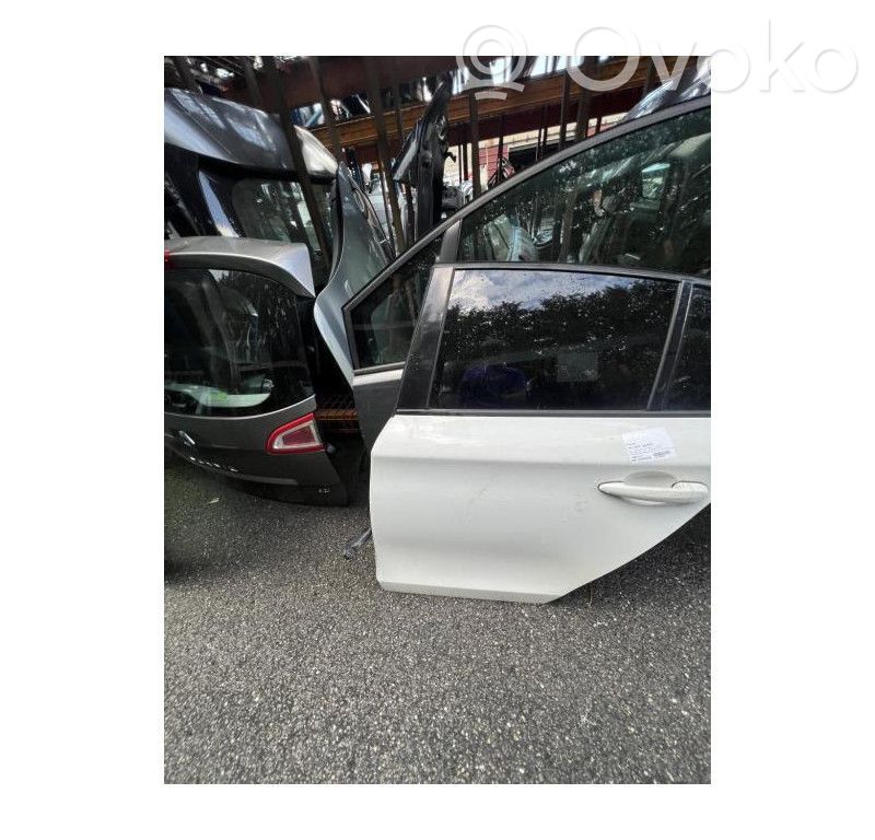 Rear door   41525A2A383