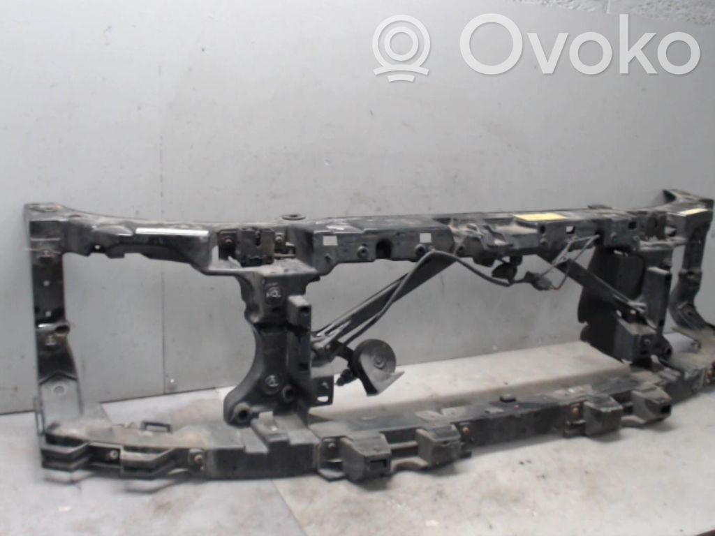 Land Rover Discovery 3 - LR3 Pas przedni
