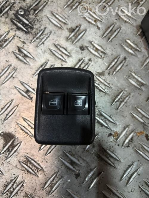 Renault Trafic III (X82) Interruptor del elevalunas eléctrico
