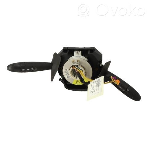 Fiat 500 Pyyhkimen/suuntavilkun vipukytkin 