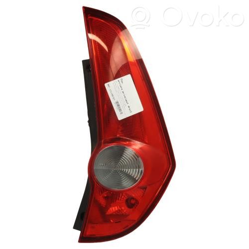 Opel Agila B Aizmugurējais lukturis virsbūvē 