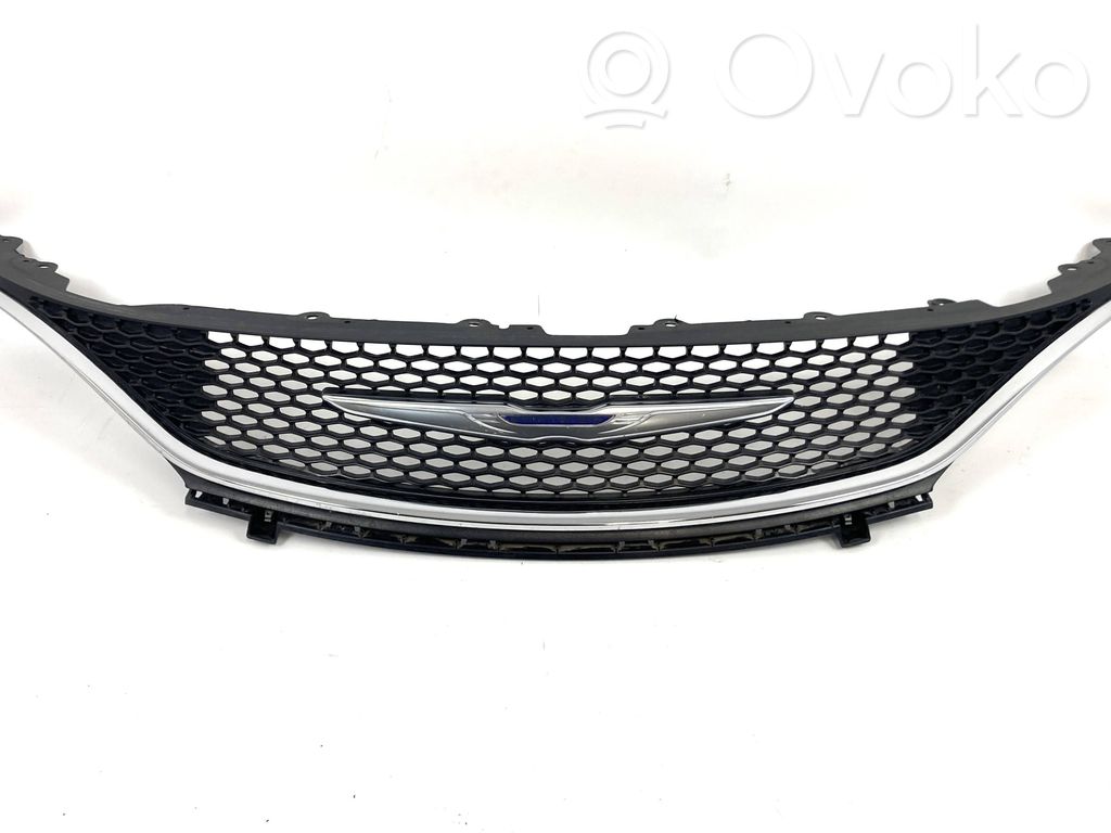 Chrysler Pacifica Oberes Gitter vorne 