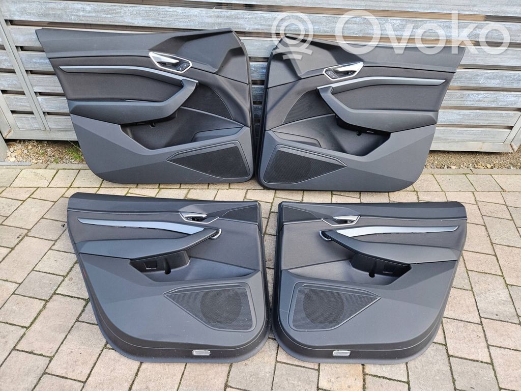Conjunto de molduras del tarjetero de la puerta