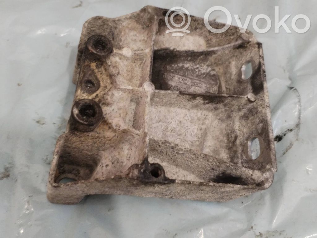 Muu moottoritilan osa   7010593