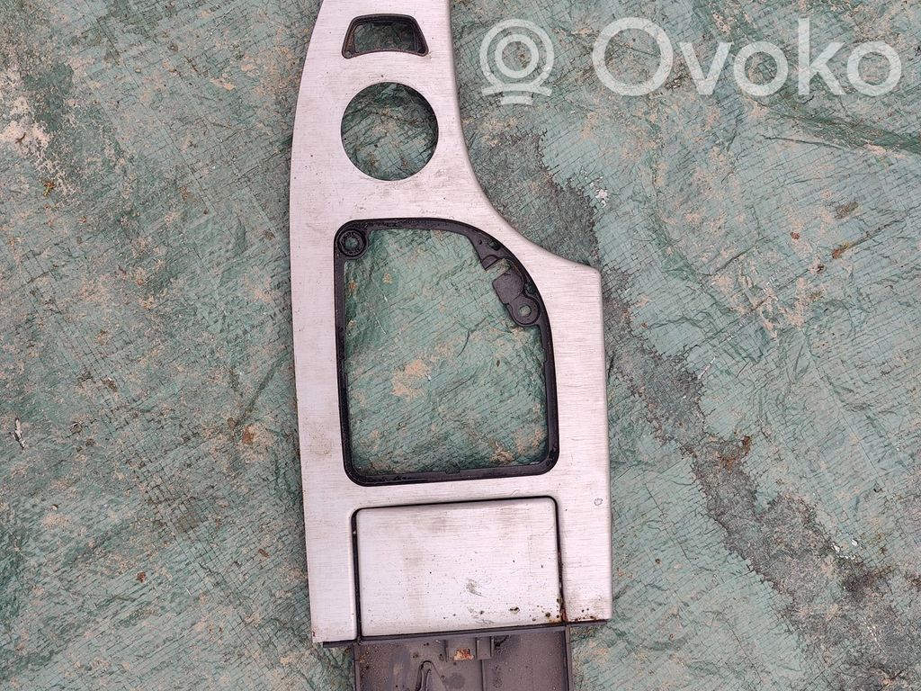BMW 5 E60 E61 Pavarų perjungimo svirties apdaila (plastikinė) 